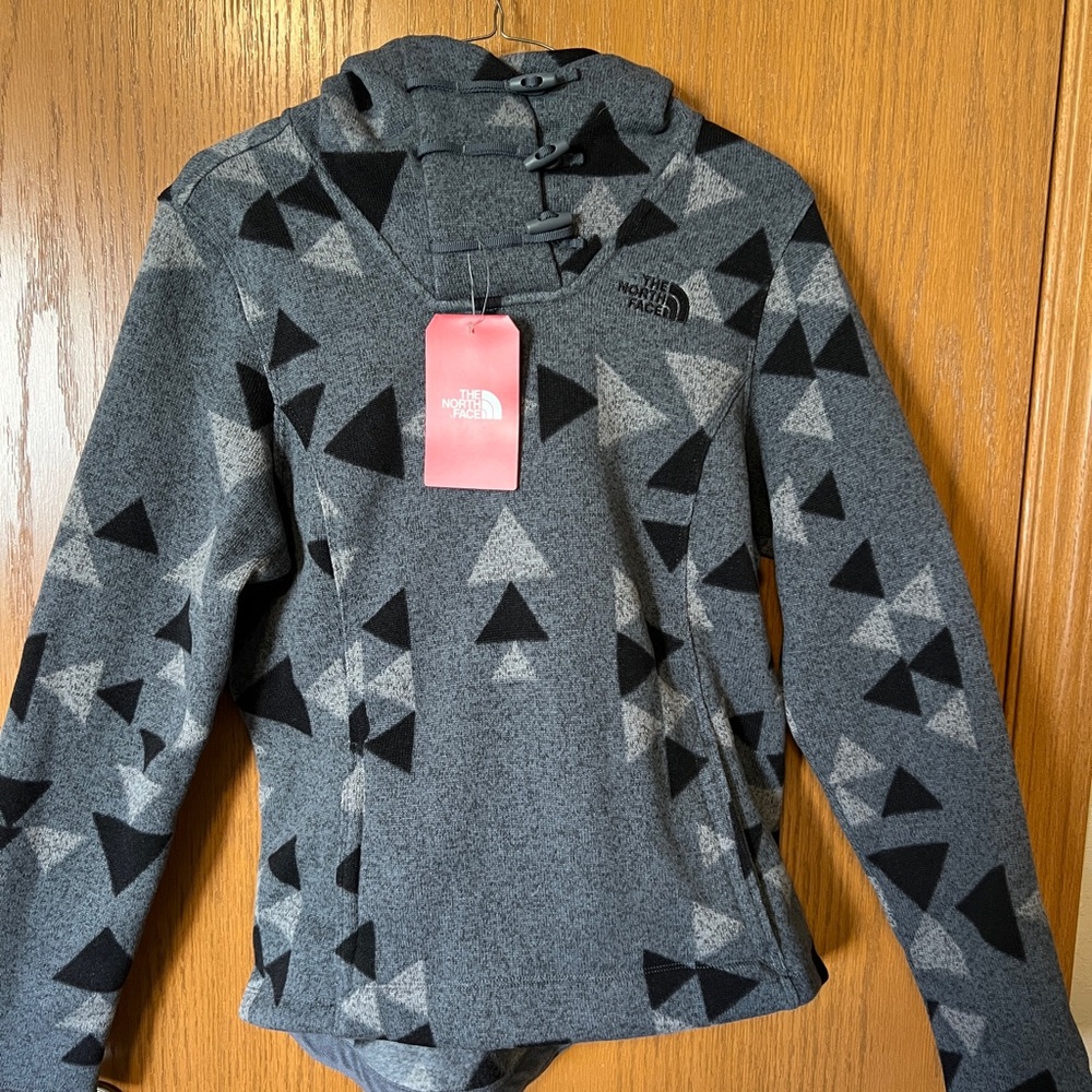The North Face Gray & Black Triangle Fleece Pullover